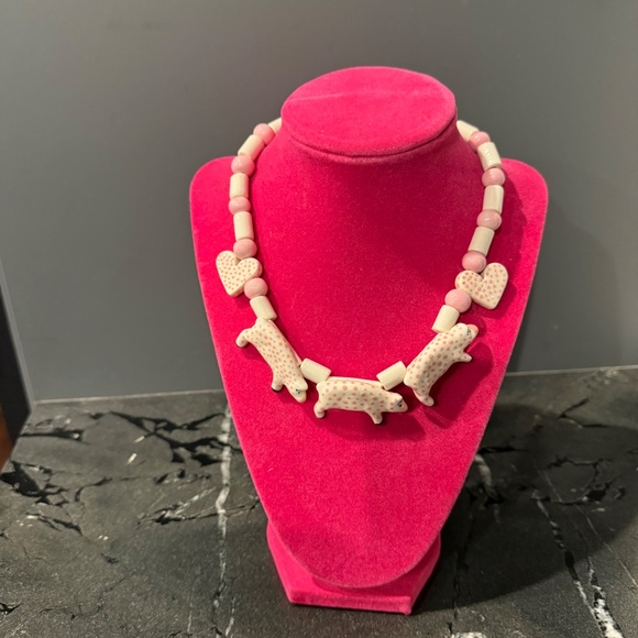 Parrot Pearls Ceramic Vintage Piglet Necklace - Picture 8 of 12